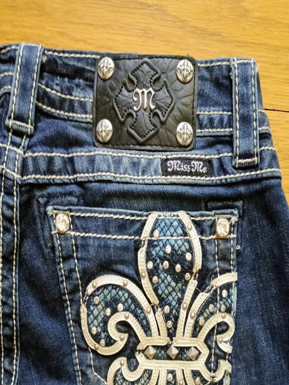 Miss Me Capri Jeans